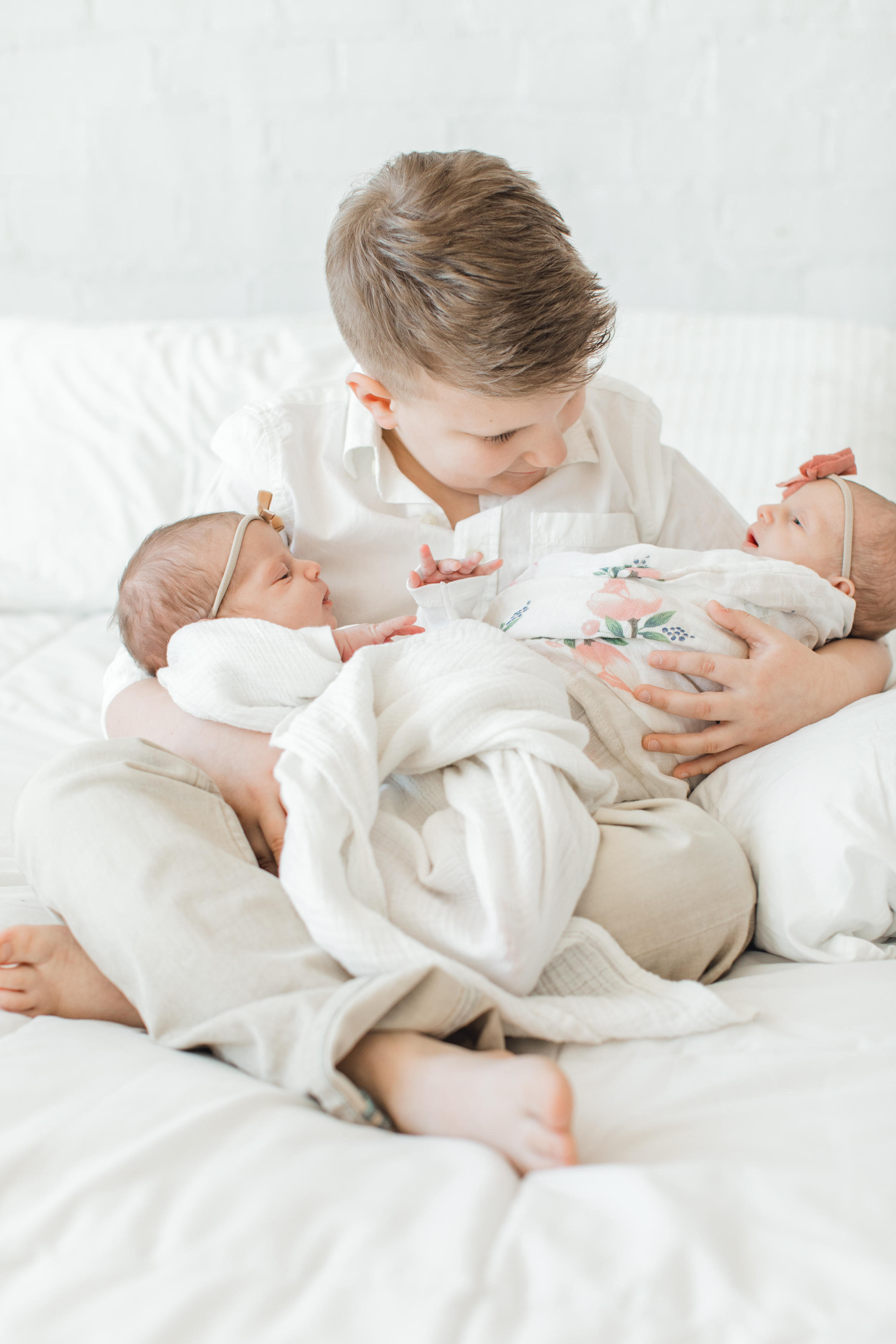 Milwaukee twin newborn photographer