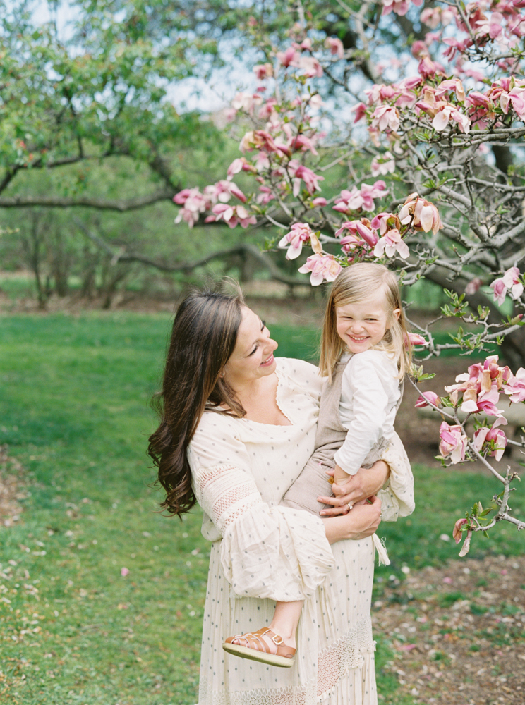 madison wi magnolia tree maternity session